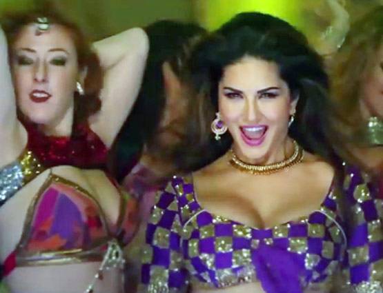 'बद्री की दुल्ह‍निया' ने किया शाहरुख-रितिक को कॉपी, क्या मिलेगी सक्सेस