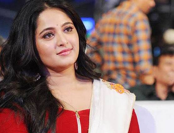 PHOTOS: Ex गर्लफ्रेंड के साथ ये क्या कर रहे थे प्रभास