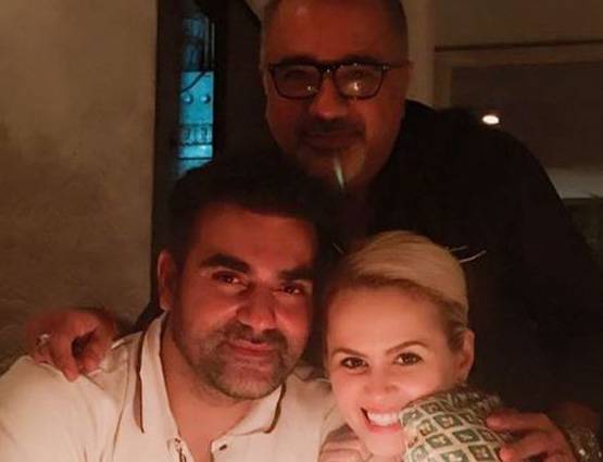 रोमानियन गर्ल को डेट कर रहे हैं अरबाज खान, देखें फोटोज