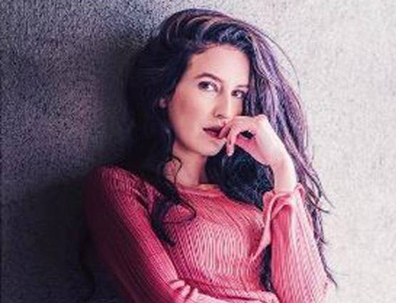 कटरीना और उनकी बहन में ज्यादा खूबसूरत कौन, देखें PHOTOS