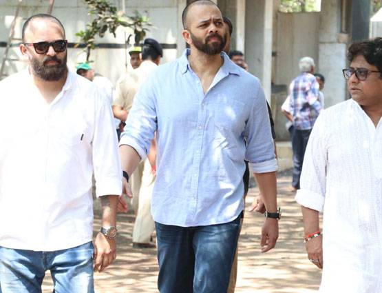 सुनील शेट्टी के पिता की अंत्येष्ट‍ि पर पहुंचे शाहरुख-अमिताभ