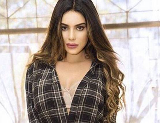 ये हैं भारत की किम कार्दाशियां, PHOTOS से फिर चर्चा में