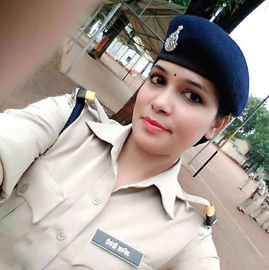 17 साल में जबरन शादी, पति-परिवार से सपोर्ट नहीं, पर बनीं OFFICER