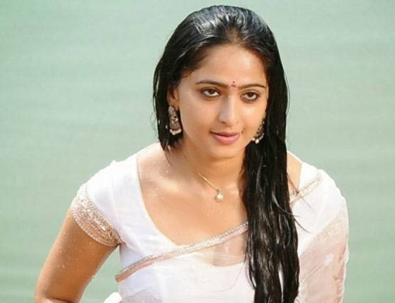 'बाहुबली 2' में बनी हैं प्रभास की पत्नी, रियल लाइफ में था अफेयर