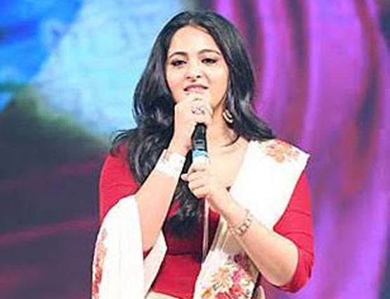 PHOTOS: Ex गर्लफ्रेंड के साथ ये क्या कर रहे थे प्रभास