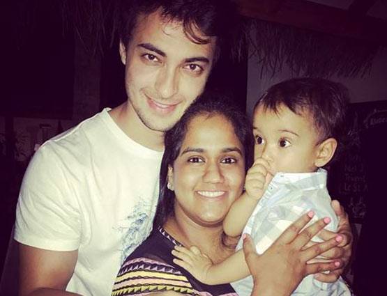 भांजे के बर्थडे के लिए सलमान ने छोड़ी शूटिंग, मालदीव में खान'दान'