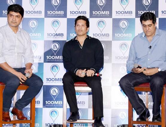 सचिन तेंदुलकर की डिजिटल 'सेंचुरी'