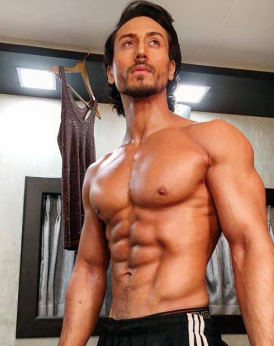 टाइगर श्रॉफ की वो तस्वीरें जिनसे आपकी नजरें नहीं हटेंगी...