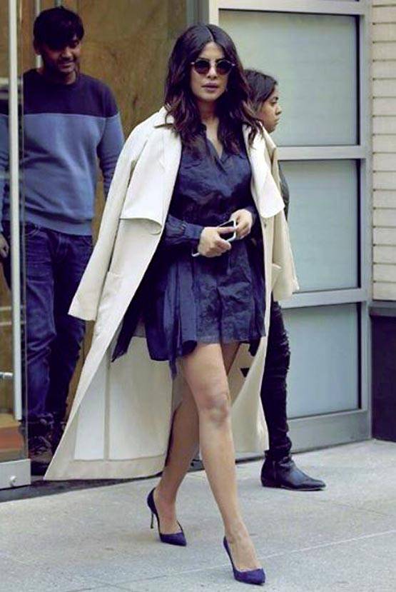 प्रियंका चोपड़ा ने विदेश में ऐसे खेली होली