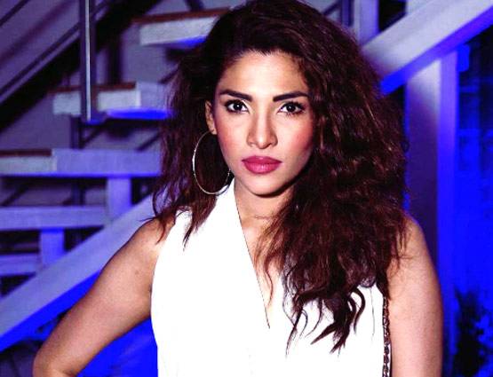 ये हैं पाकिस्तान की 'प्रियंका चोपड़ा', मिला है बॉलीवुड से भी ऑफर