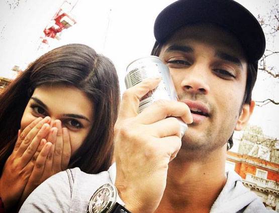 'बॉलीवुड के धोनी' का टूटा रिश्ता, PHOTOS में ब्रेकअप स्टोरी