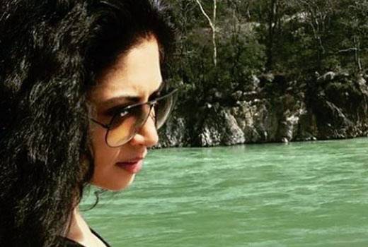 PHOTOS में देखें चंद्रमुखी चौटाला का हॉलीडे