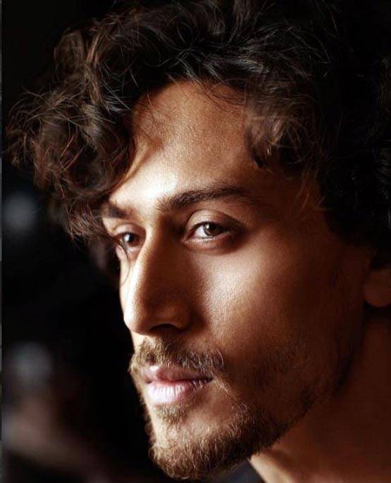 टाइगर श्रॉफ की वो तस्वीरें जिनसे आपकी नजरें नहीं हटेंगी...