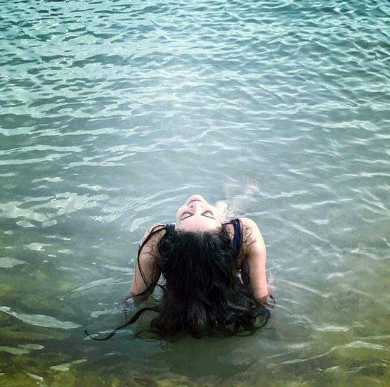 गोपी बहू का बिंदास लुक, फोटोशूट के लिए लिया बोल्ड अवतार