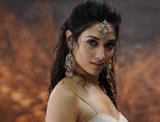 'बाहुबली 2' की मिल्‍क ब्‍यूटी हैं तमन्‍ना, जानें किस पर हैं फिदा