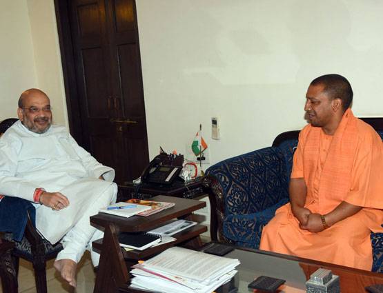 पहली बार दिल्ली पहुंचे CM योगी, 6 घंटे में 5 हस्तियों से मिले