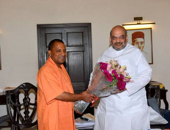 पहली बार दिल्ली पहुंचे CM योगी, 6 घंटे में 5 हस्तियों से मिले