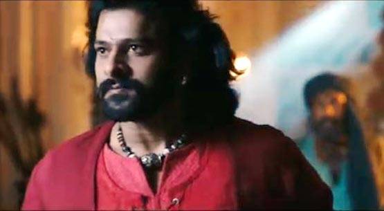 बाहुबली 2: इन 10 PHOTOS में देखें पूरे ट्रेलर की कहानी...