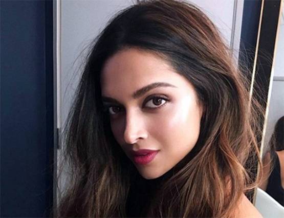 अपने ही खोल रहे हैं राज, ये हस्तियां खुलासों से परेशान