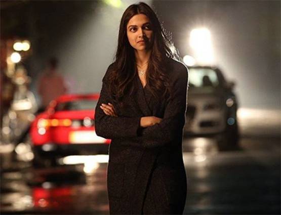 अपने ही खोल रहे हैं राज, ये हस्तियां खुलासों से परेशान