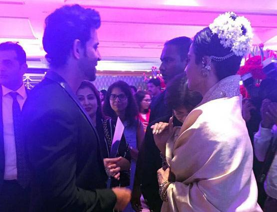 PHOTOS: रेखा ने फिर बदला लुक, देखें क्या पसंद आया आपको