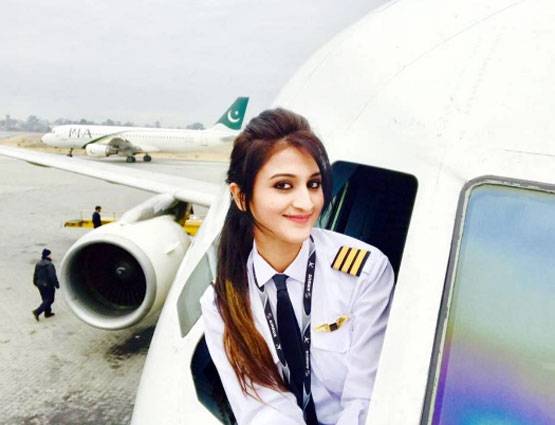 PHOTOS: सोशल मीडिया पर वायरल हो रही पाकिस्तान की ये लड़की