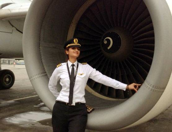 PHOTOS: सोशल मीडिया पर वायरल हो रही पाकिस्तान की ये लड़की