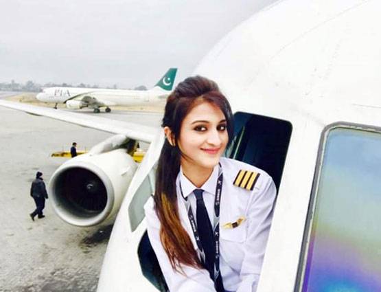 PHOTOS: सोशल मीडिया पर वायरल हो रही पाकिस्तान की ये लड़की