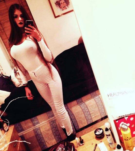 'अधिक खूबसूरती की वजह से' नौकरी से निकाल दी गई यह महिला