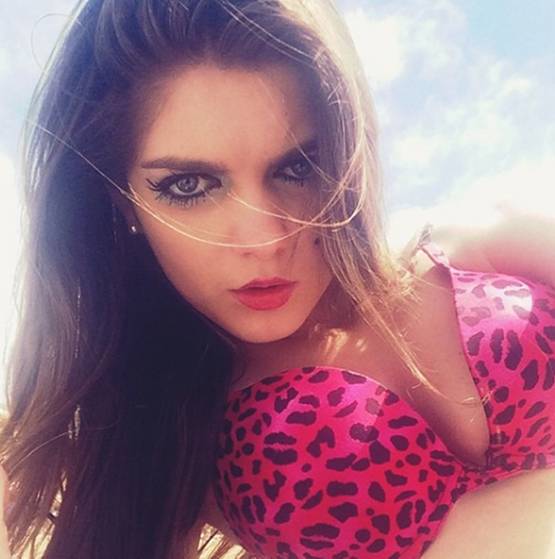 'अधिक खूबसूरती की वजह से' नौकरी से निकाल दी गई यह महिला