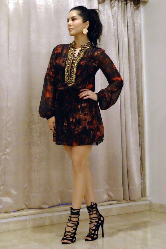 सनी लियोनी की ये हैं 21 नई PHOTOS