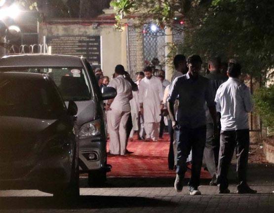 PHOTOS: ऐश्वर्या के पिता के अंतिम संस्कार में पहुंचे बॉलीवुड स्टार्स