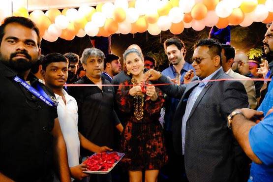 सनी लियोनी की ये हैं 21 नई PHOTOS