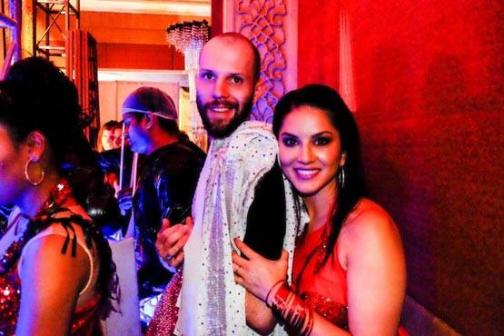 सनी लियोनी की ये हैं 21 नई PHOTOS