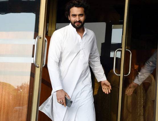 PHOTOS: ऐश्वर्या के पिता के चौथे में सलमान खान के घर से ये पहुंचे