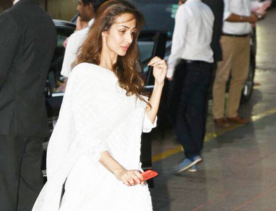 PHOTOS: ऐश्वर्या के पिता के चौथे में सलमान खान के घर से ये पहुंचे