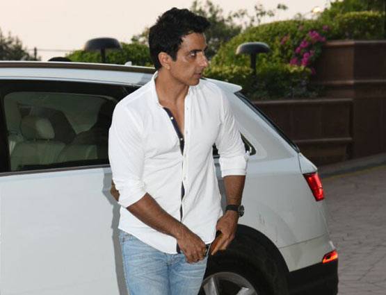 PHOTOS: ऐश्वर्या के पिता के चौथे में सलमान खान के घर से ये पहुंचे