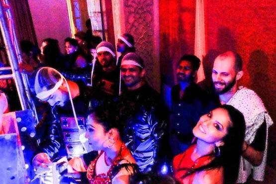 सनी लियोनी की ये हैं 21 नई PHOTOS