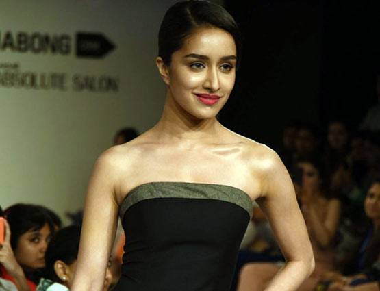 सेक्सी फिगर के लिए पॉपुलर है एक्ट्रेस, अब बनेंगी ‘हाफ गर्लफ्रेंड’