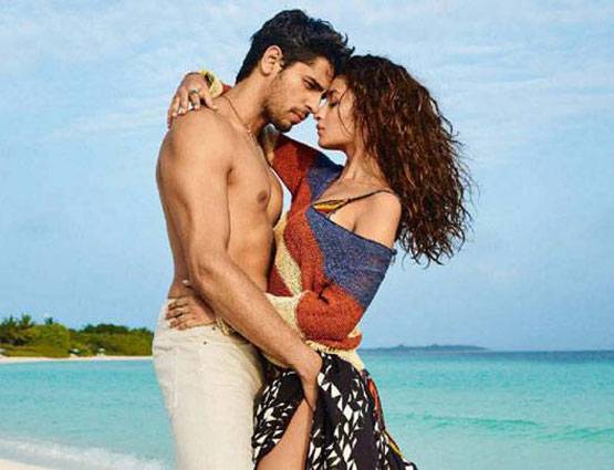 बोल्ड आलिया भट्ट की 10 हॉट PHOTOS