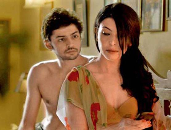 किसी की चाहत नेकेड देखना, कोई चाहता है अजनबी से सेक्स