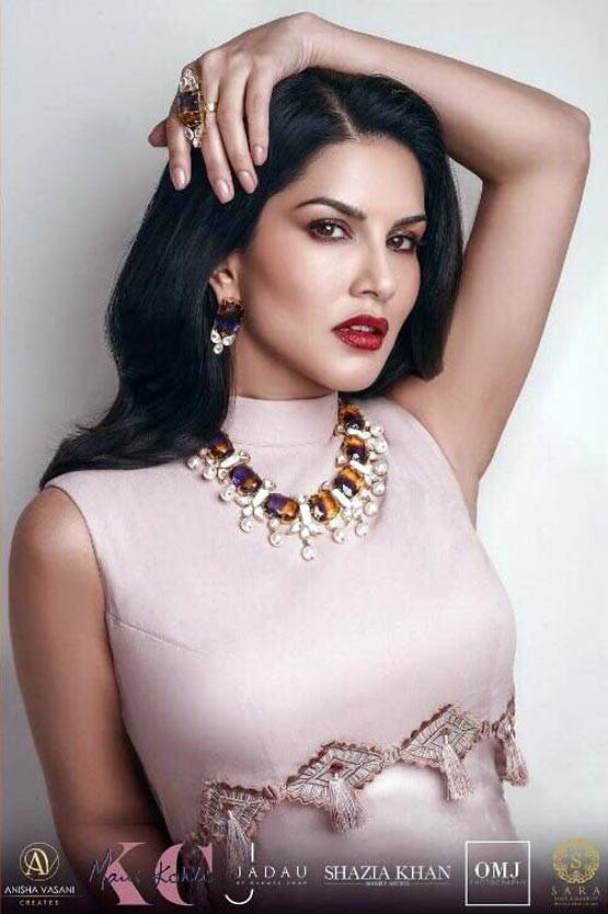 सनी लियोनी की ये हैं 21 नई PHOTOS