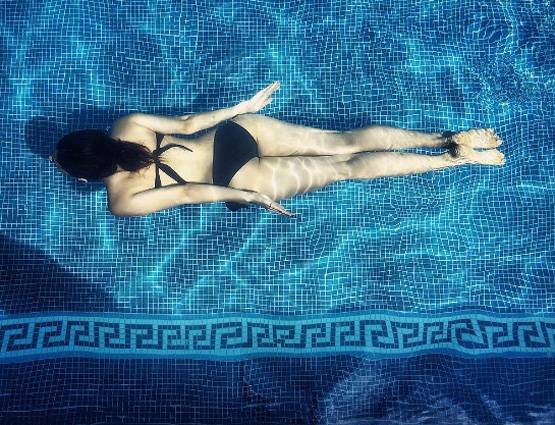 अमायरा दस्तूर ने शेयर की वेकेशन की PHOTOS