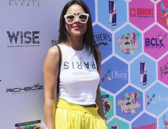 छोटे पर्दे के स्टार्स ने मनाई होली, देखें PHOTOS