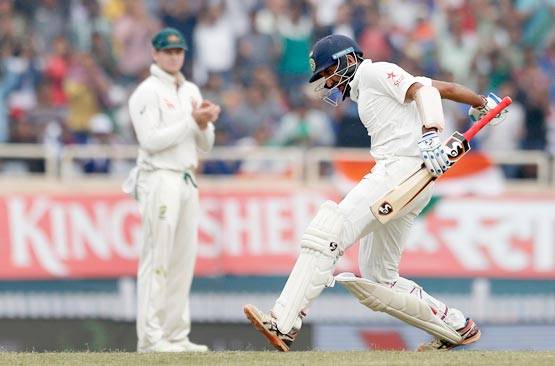 टॉप 30 PHOTOS: विराट की चोट, जुबानी जंग और घुटनों के बल आ गए कंगारू