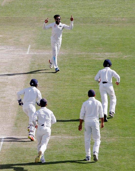 टॉप 30 PHOTOS: विराट की चोट, जुबानी जंग और घुटनों के बल आ गए कंगारू