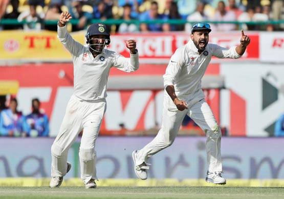 टॉप 30 PHOTOS: विराट की चोट, जुबानी जंग और घुटनों के बल आ गए कंगारू