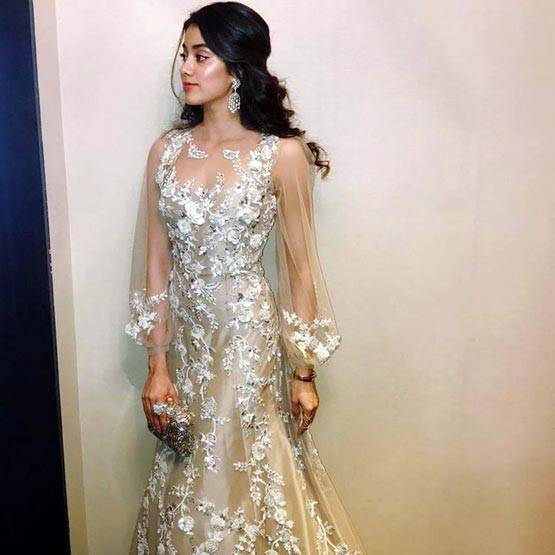 बॉयफ्रेंड्स से लेकर ब्यूटी- किसी मामले में कम नहीं श्रीदेवी की बेटी