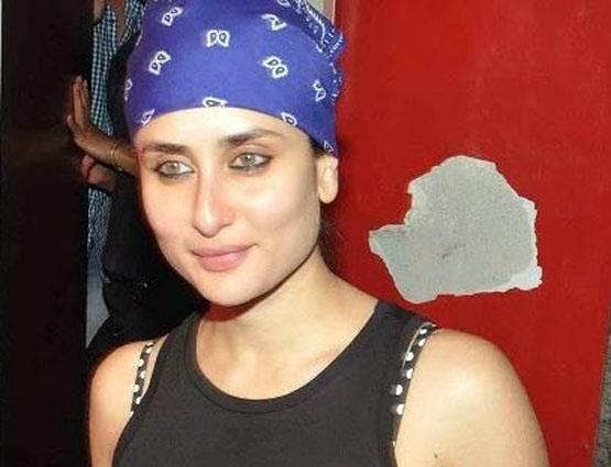 13 PHOTOS: बॉलीवुड एक्ट्रेस ने ट्रांसपेरेंट ड्रेस पहन किया बवाल