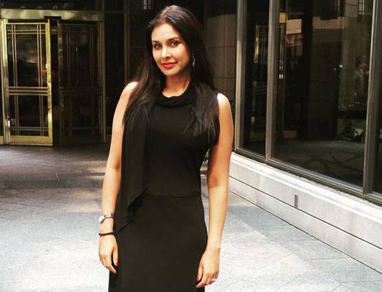 क्या मजबूरी थी कि इस फिल्म के लिए कंगना को उतारने पड़े कपड़े?